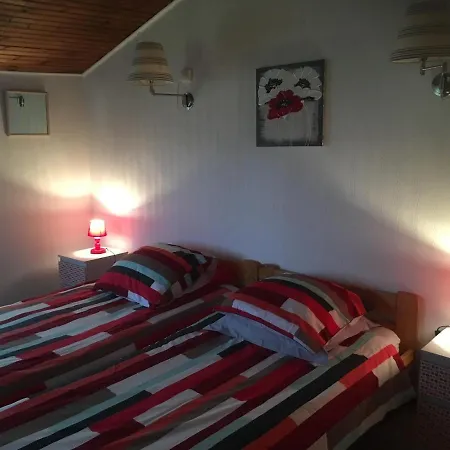 Nyaraló Le
